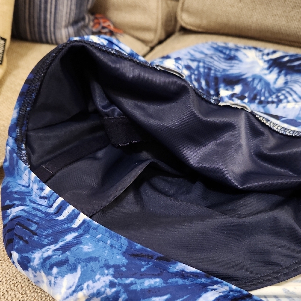 Lands' End Blue and White Tie-Dye Tank Top. ALL CLOTHING 4 FOR $15!! - Picture 8 of 8